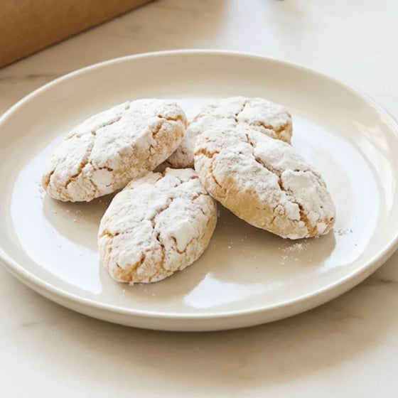 Auswahl Ricciarelli di Siena auf dem Teller