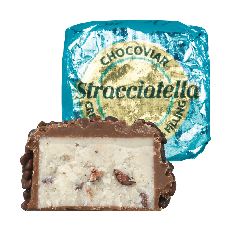 Venchi Chocoviar Stracciatella Praline im Anschnitt mit Verpackung